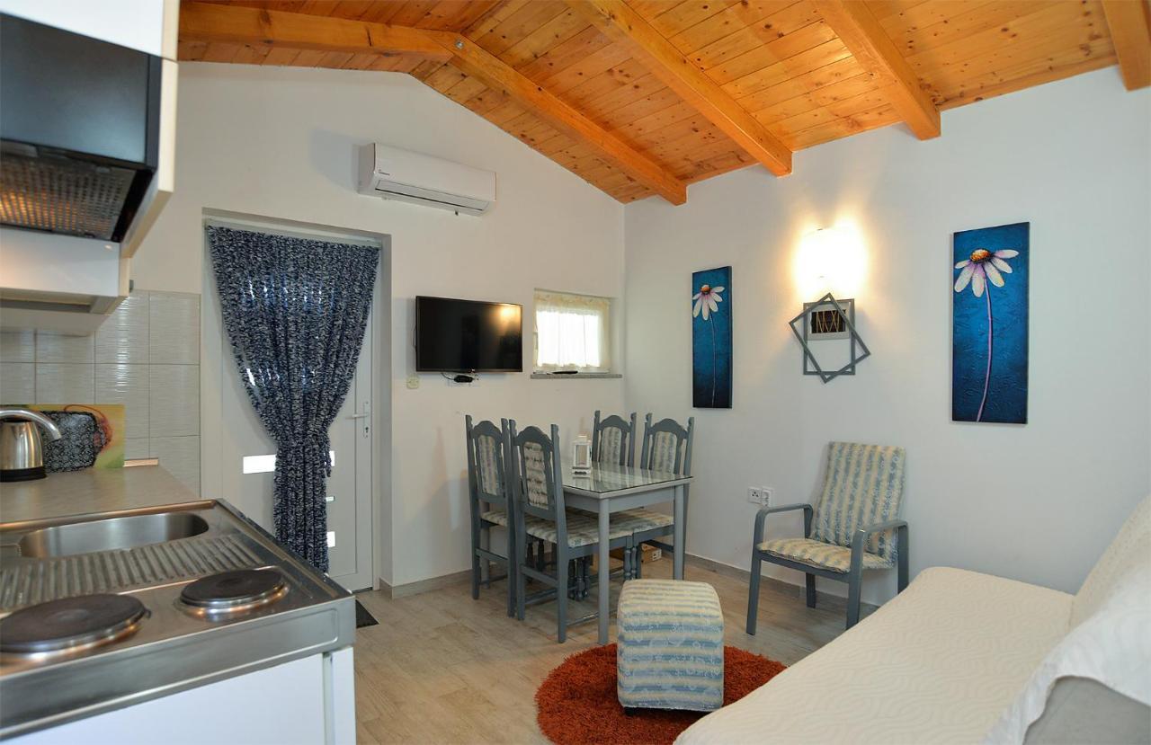 פומר Apartments Jadranka 1279 מראה חיצוני תמונה