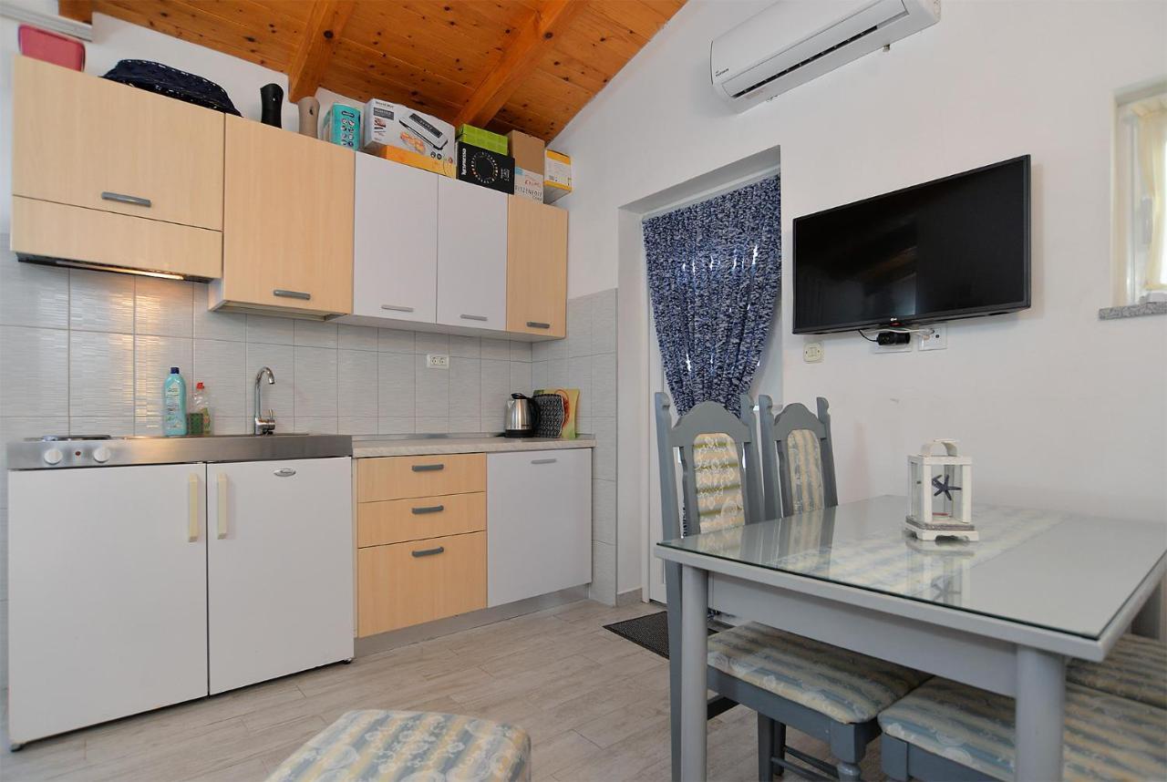 פומר Apartments Jadranka 1279 מראה חיצוני תמונה