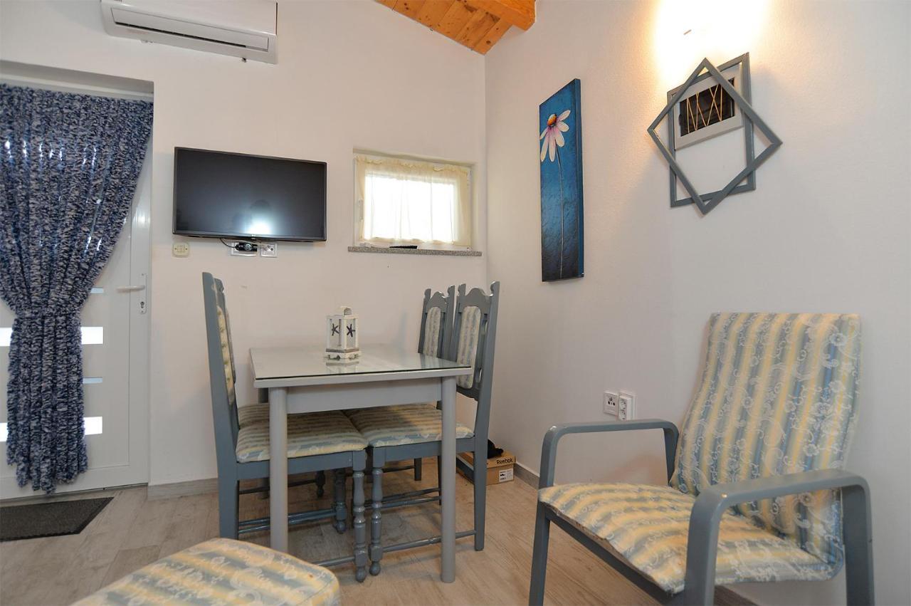 פומר Apartments Jadranka 1279 מראה חיצוני תמונה